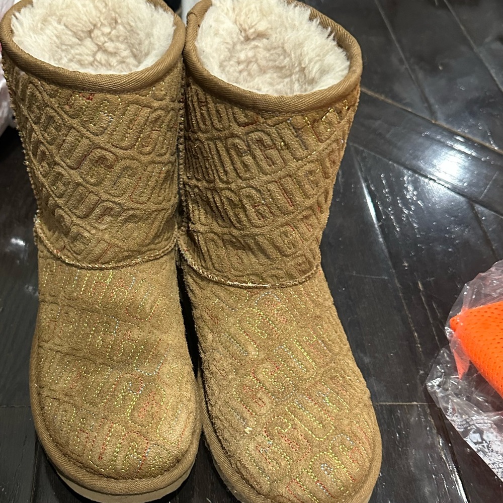 UGG Kids Boots in Tan with Glitter